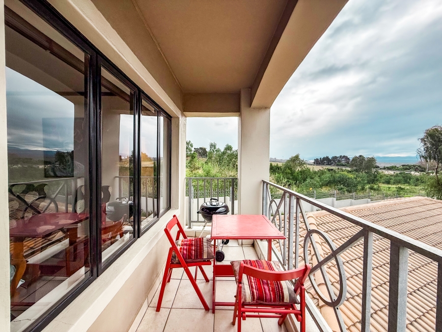 To Let 2 Bedroom Property for Rent in Bowtie Western Cape